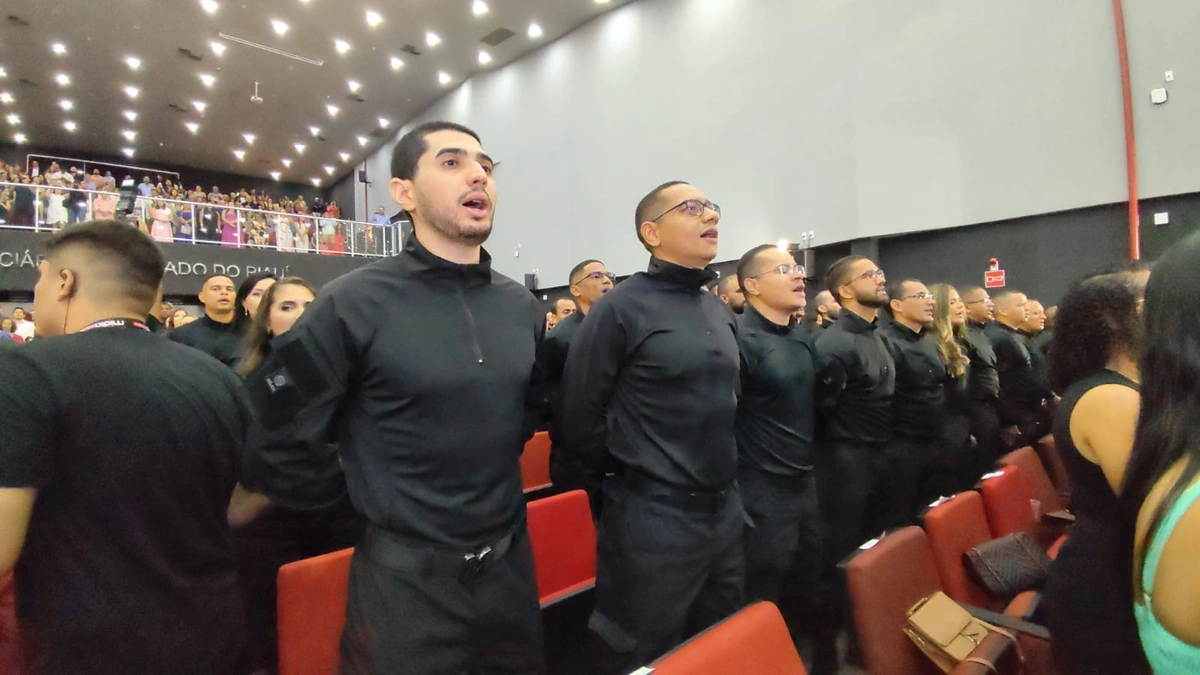 Rafael Fonteles participa da formatura de novos policial penais do Piauí