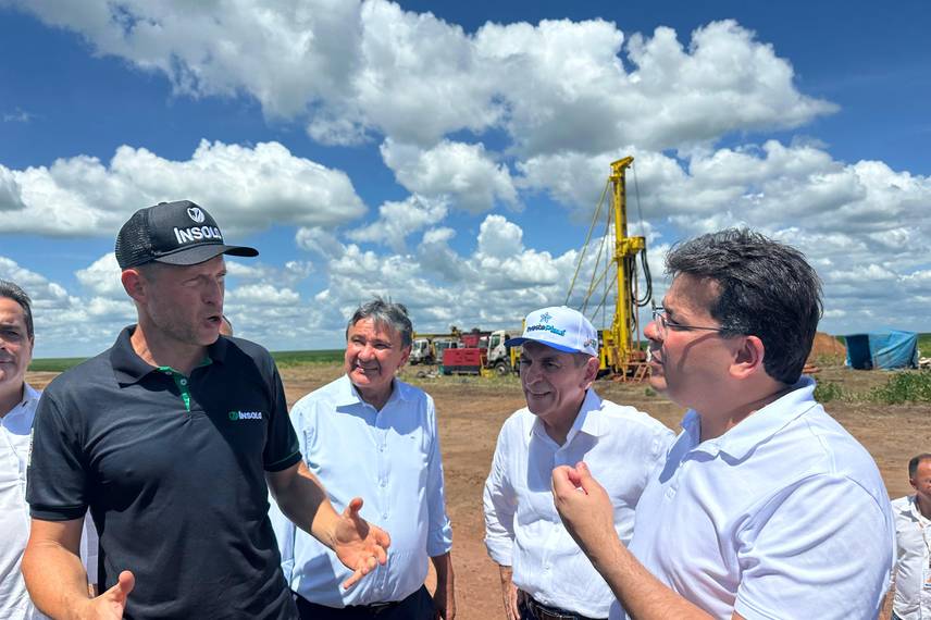 'Rodovia da Soja': governador entrega trecho da PI-392 em Baixa Grande do Ribeiro 'Rodovia da Soja': governador entrega trecho da PI-392 em Baixa Grande do Ribeiro