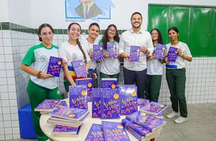 Seduc entrega os primeiros exemplares do livro “Ainda Estou Aqui” às escolas da rede estadual (Foto: Governo do Piauí)