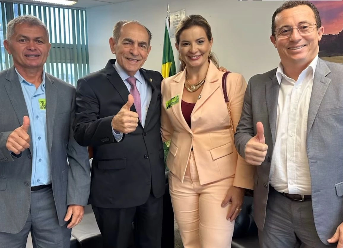 Vereador Dandim, Senador Marcelo Castro, Prefeita Laura Rosa e líder Júnior Percy