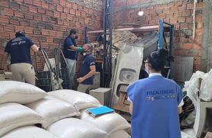 Vigilância Sanitária do Piauí fiscaliza estabelecimento em Teresina após denúncia de comercialização de chumbinho (Foto: Divulgação)