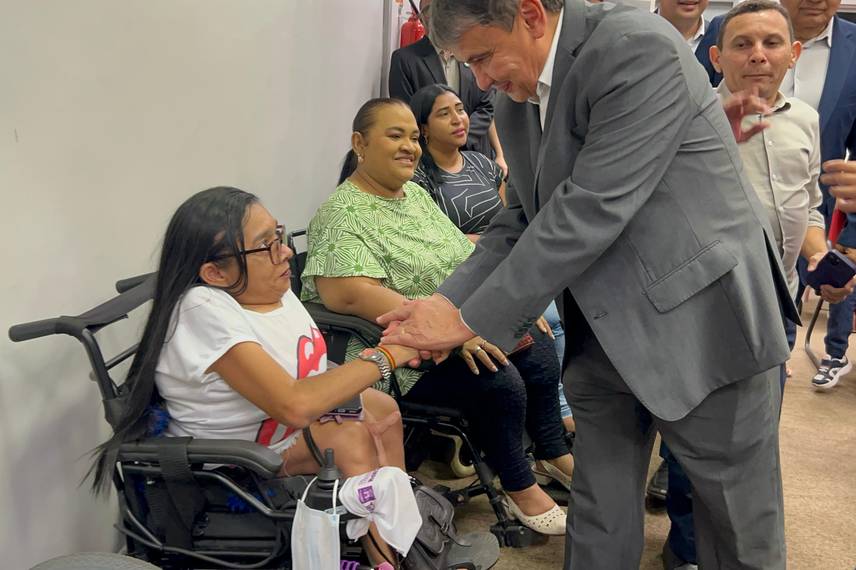 Banco do Nordeste doa 40 computadores e amplia apoio a projetos sociais no Piauí Banco do Nordeste doa 40 computadores e amplia apoio a projetos sociais no Piauí