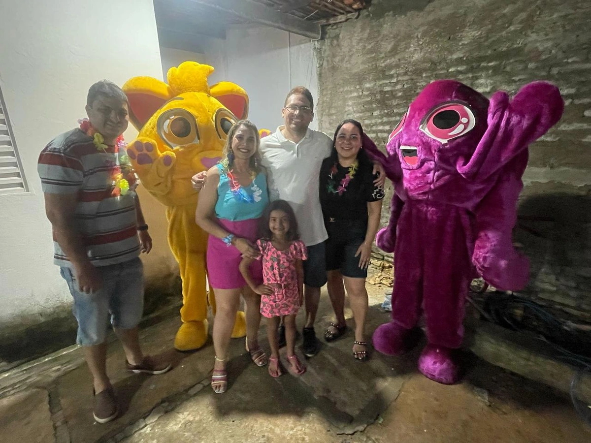Bloco da Alegria: Neto Caixeiro entrega Carnaval mágico para crianças em Coivaras