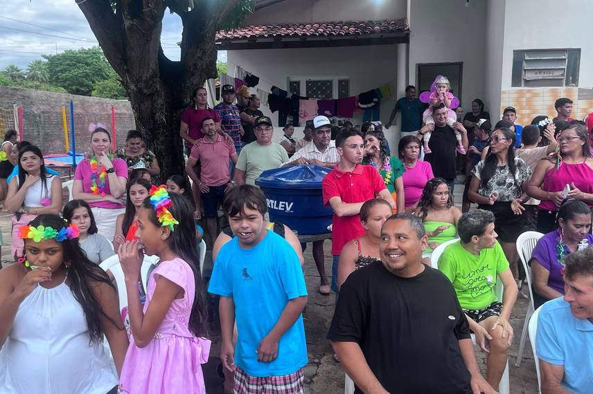 Bloco da Alegria: Neto Caixeiro entrega Carnaval mágico para crianças em Coivaras Bloco da Alegria: Neto Caixeiro entrega Carnaval mágico para crianças em Coivaras