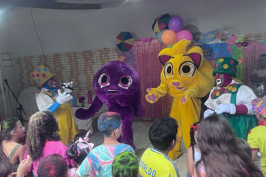 Bloco da Alegria: Neto Caixeiro entrega Carnaval mágico para crianças em Coivaras Bloco da Alegria: Neto Caixeiro entrega Carnaval mágico para crianças em Coivaras