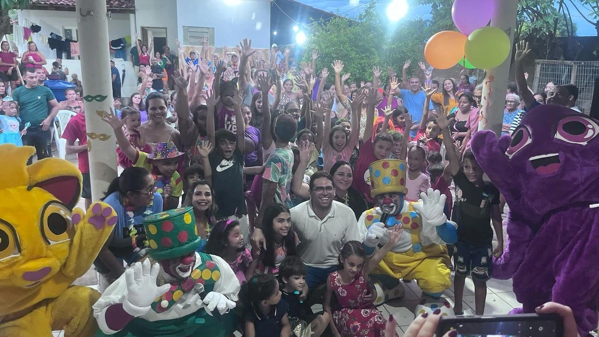 Bloco da Alegria: Neto Caixeiro entrega Carnaval mágico para crianças em Coivaras