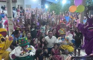 Bloco da Alegria: Neto Caixeiro entrega Carnaval mágico para crianças em Coivaras (Foto: Reprodução)