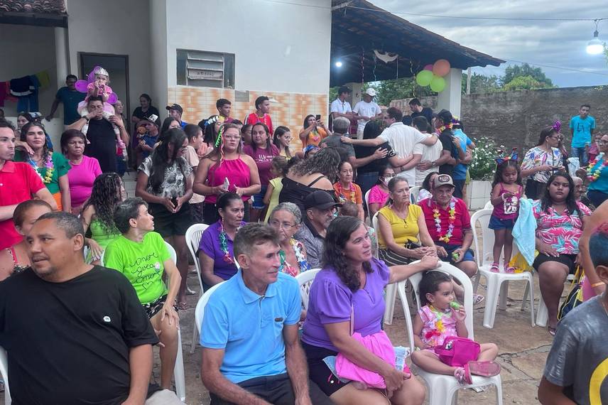 Bloco da Alegria: Neto Caixeiro entrega Carnaval mágico para crianças em Coivaras Bloco da Alegria: Neto Caixeiro entrega Carnaval mágico para crianças em Coivaras