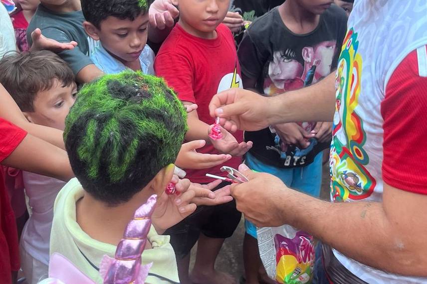 Bloco da Alegria: Neto Caixeiro entrega Carnaval mágico para crianças em Coivaras Bloco da Alegria: Neto Caixeiro entrega Carnaval mágico para crianças em Coivaras