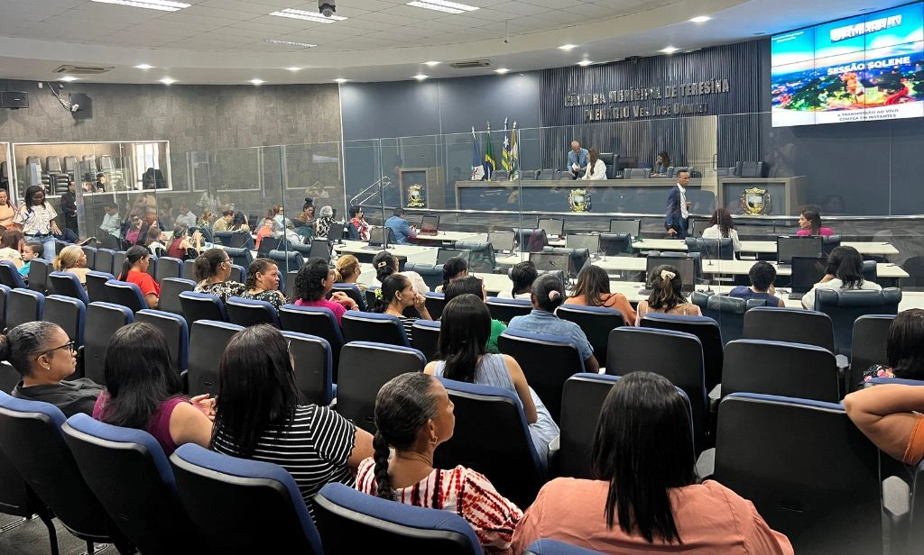 Câmara Municipal realiza sessão solene em homenagem ao 8 de março