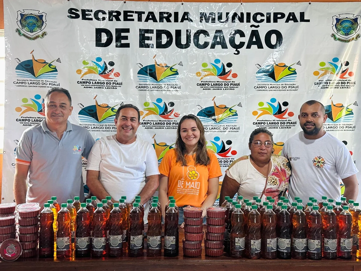 Campo Largo do Piauí entrega alimentos da agricultura familiar para as escolas
