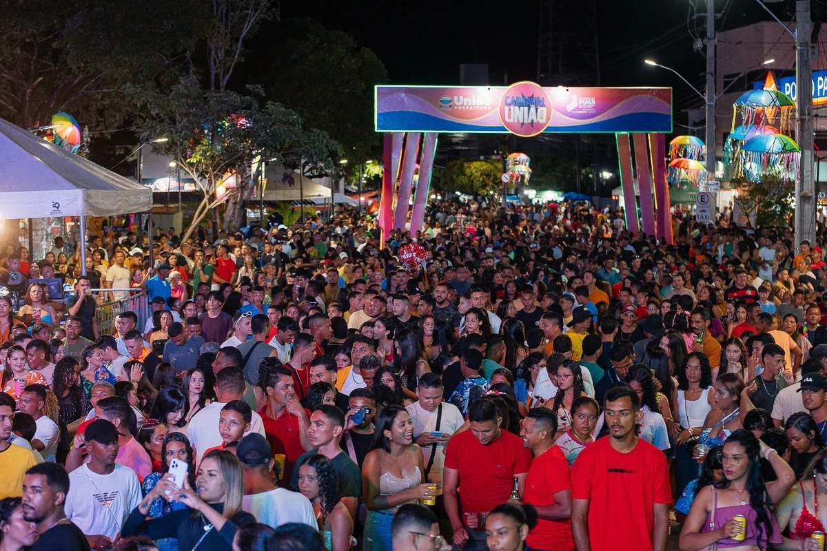 Carnaval de União reúne 15 mil foliões no primeiro dia