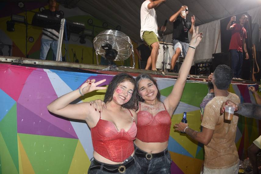Carnaval em Angical: multidão celebra festa com muita alegria e tradição Carnaval em Angical: multidão celebra festa com muita alegria e tradição