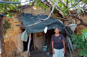 Casa de idosa começa desabar após chuvas em Parnaíba (Foto: Reprodução)
