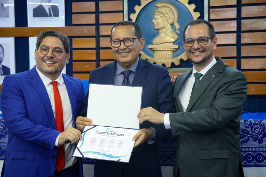 Comemorações dos 50 anos do Crea iniciam com homenagens a personalidades de Mútua Comemorações dos 50 anos do Crea iniciam com homenagens a personalidades de Mútua