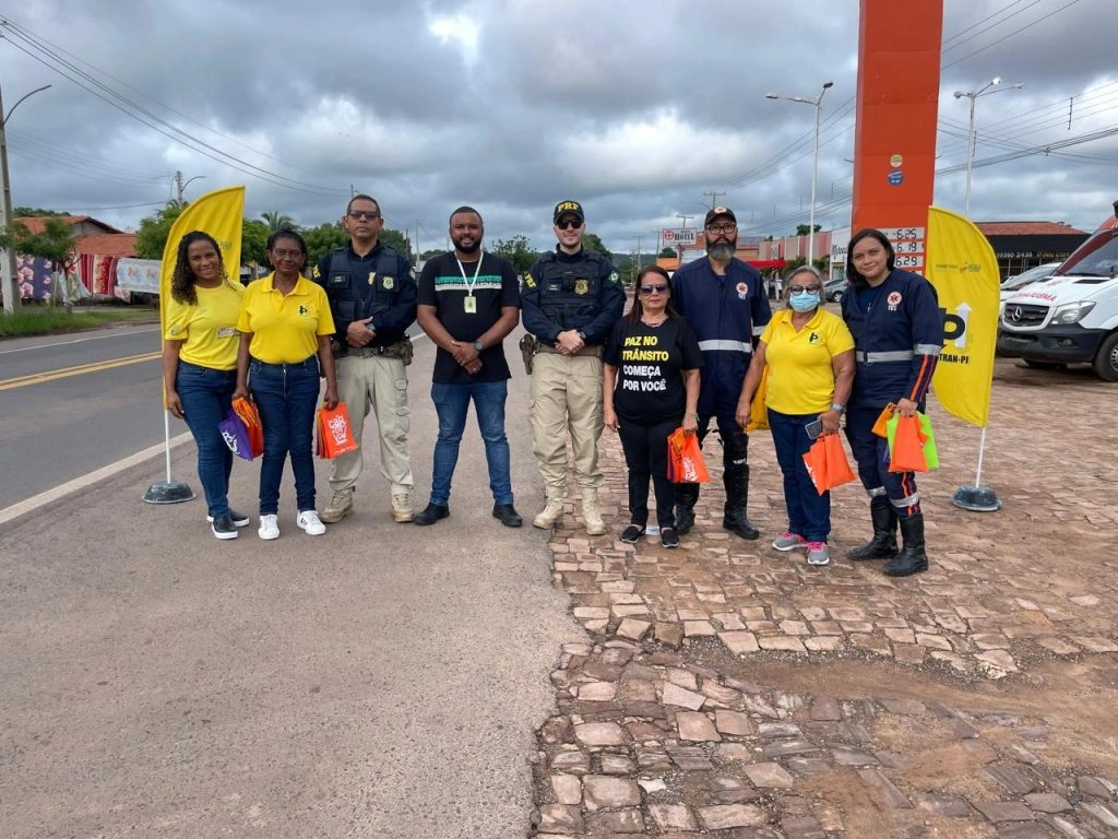 Detran-PI promove ação educativa em Altos para prevenir e reduzir acidentes