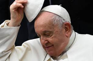 Exames confirmam melhora do Papa Francisco, diz Vaticano (Foto: Filippo MONTEFORTE / AFP)