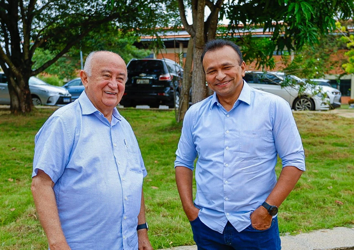 Fábio Abreu e Júlio César