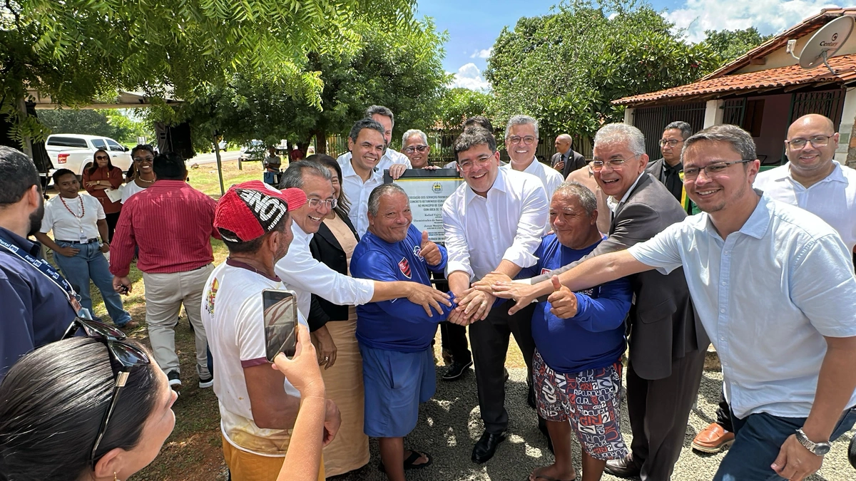 Governador inaugura obras de pavimentação após celebração da Batalha do Jenipapo