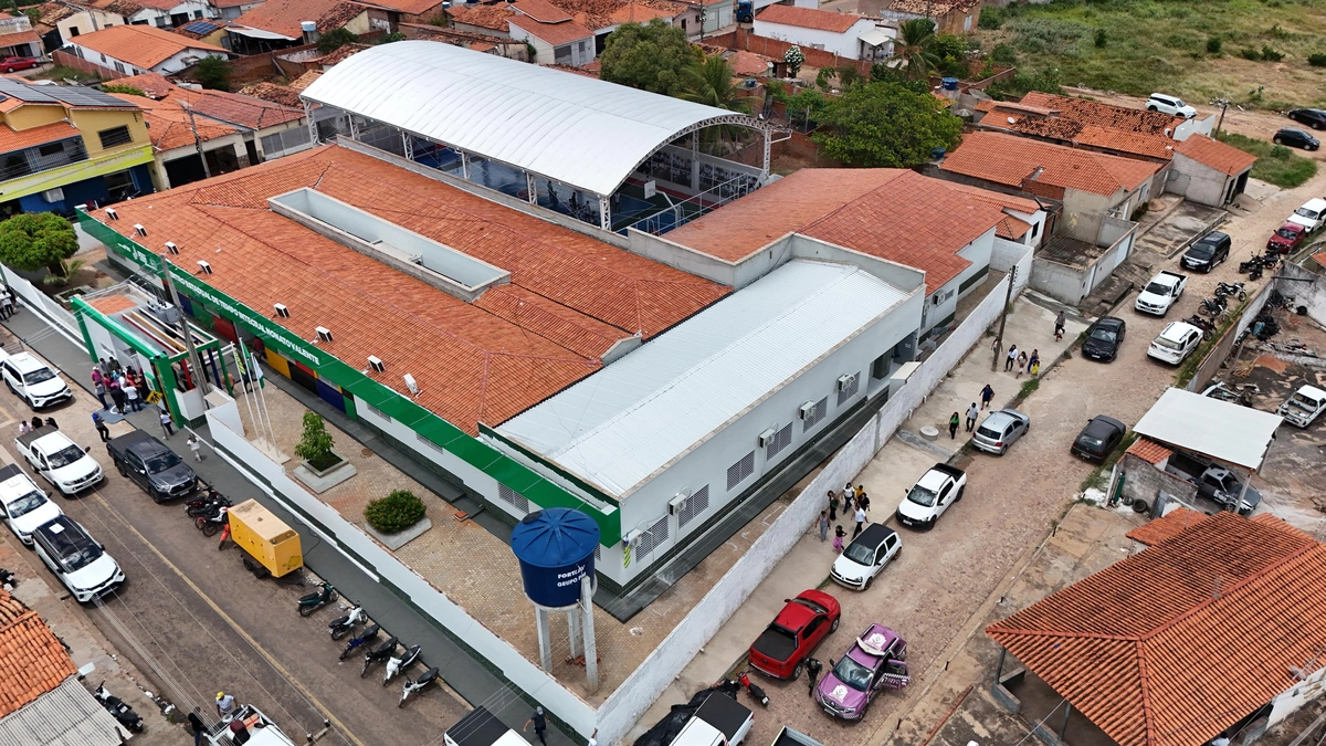 Governador inaugura obras em Canto do Buriti e destaca grandes investimentos