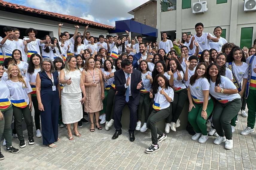 Governador inaugura reforma e modernização do Ceti Didácio Silva, em Teresina