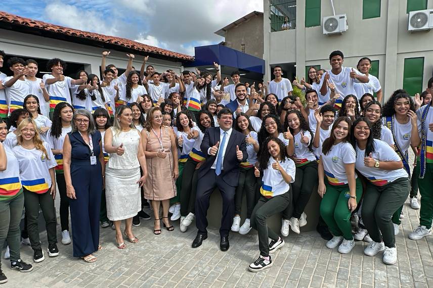 Governador inaugura reforma e modernização do Ceti Didácio Silva, em Teresina