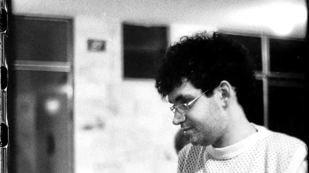 Grande nome do rock brasileiro, Renato Russo celebraria hoje 65 anos