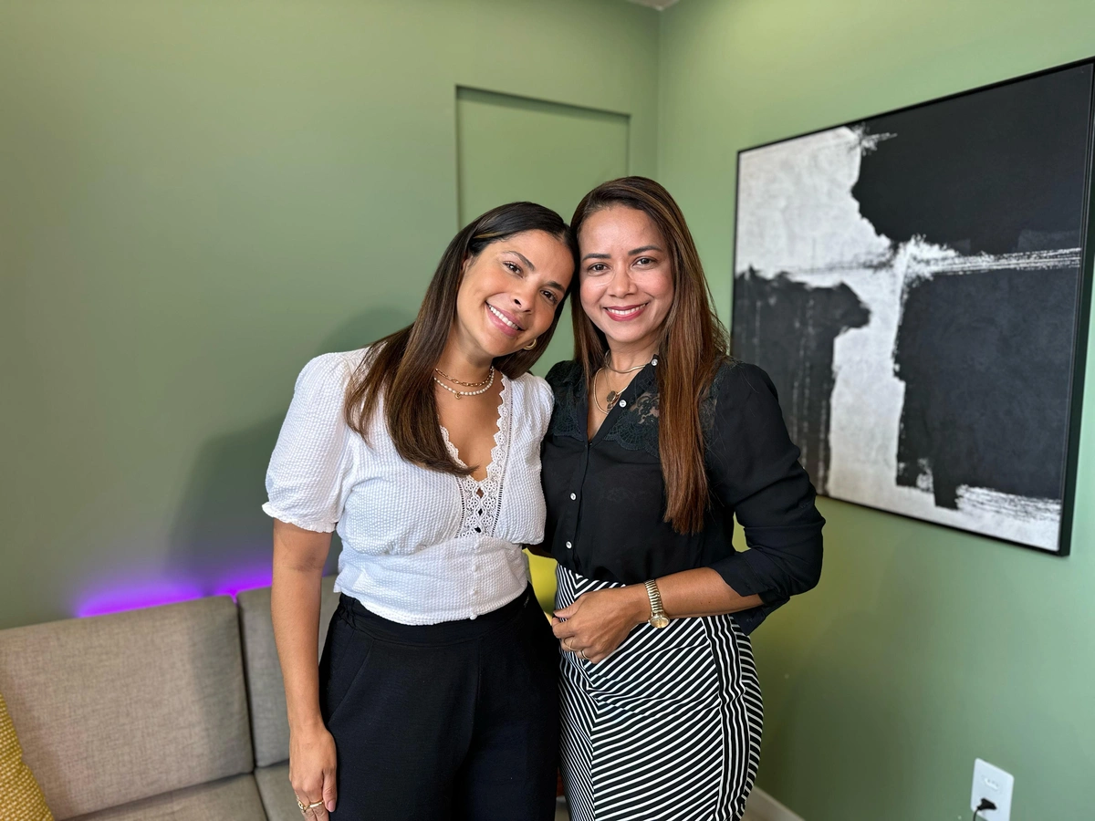 Gyselle Soares e jornalista Eugênia Reis