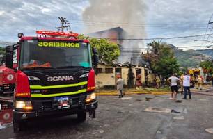 Incêndio no Rio expõe os perigos da acumulação compulsiva (Foto: Reprodução/web)