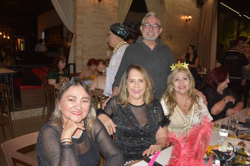 Luciene Sampaio promove 3ª edição da festa Gente é pra Brilhar no Seu Zé Restobar Luciene Sampaio promove 3ª edição da festa Gente é pra Brilhar no Seu Zé Restobar