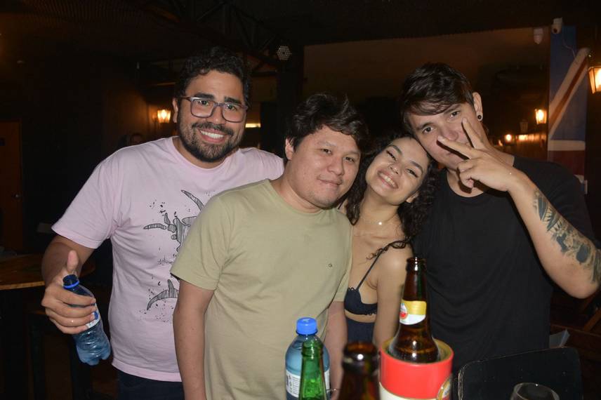 Noite de karaokê no Roots Rock Pub reúne jovens na zona Leste de Teresina Noite de karaokê no Roots Rock Pub reúne jovens na zona Leste de Teresina