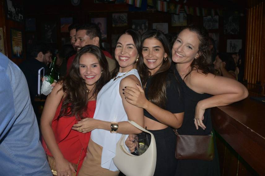 Noite de Rock agita clientes com sucessos no Locomotiva Irish Pub, em Teresina Noite de Rock agita clientes com sucessos no Locomotiva Irish Pub, em Teresina