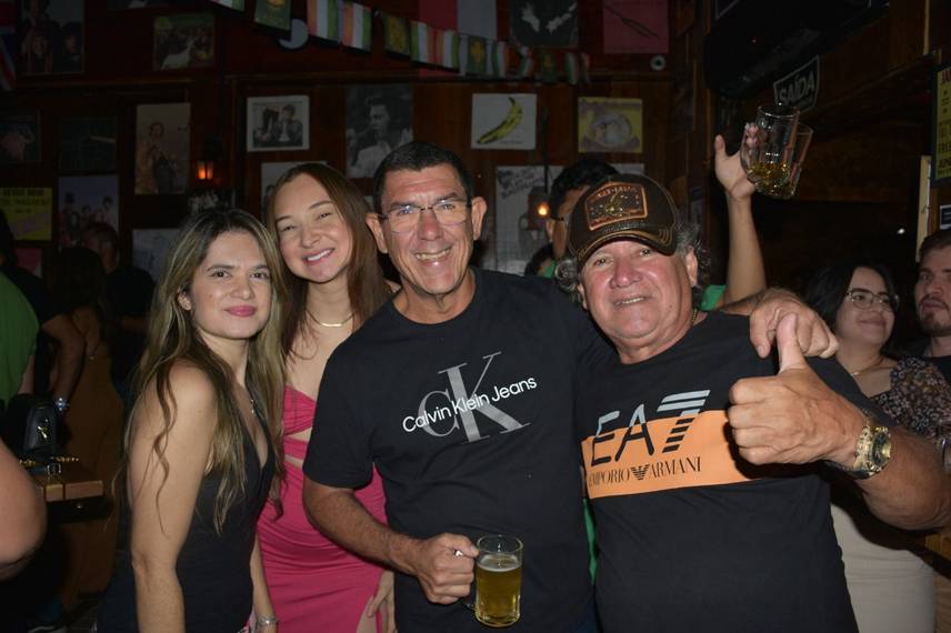 Noite de Rock agita clientes com sucessos no Locomotiva Irish Pub, em Teresina Noite de Rock agita clientes com sucessos no Locomotiva Irish Pub, em Teresina