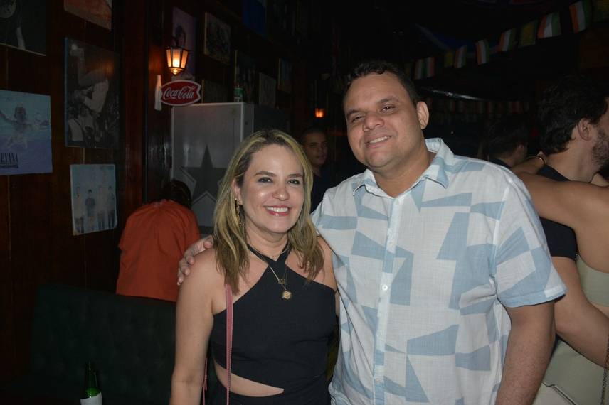 Noite de Rock agita clientes com sucessos no Locomotiva Irish Pub, em Teresina Noite de Rock agita clientes com sucessos no Locomotiva Irish Pub, em Teresina