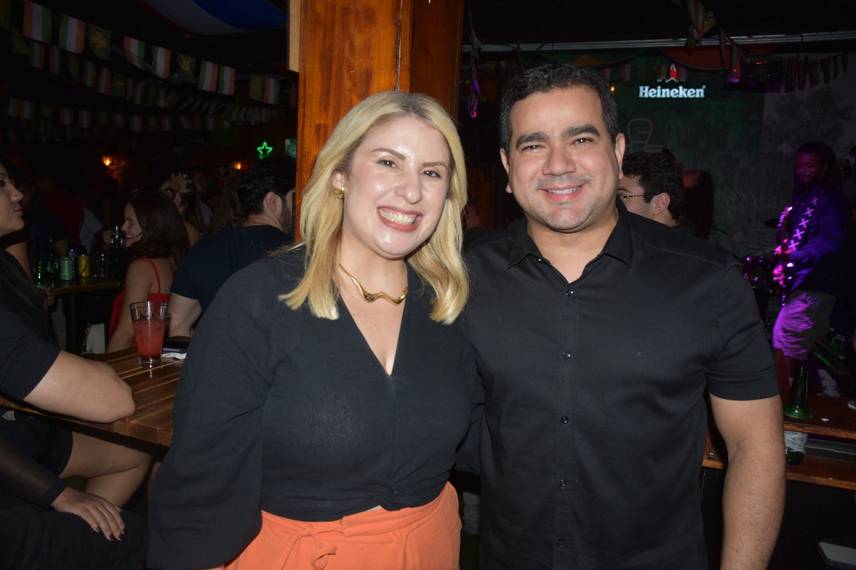 Noite de Rock agita clientes com sucessos no Locomotiva Irish Pub, em Teresina Noite de Rock agita clientes com sucessos no Locomotiva Irish Pub, em Teresina
