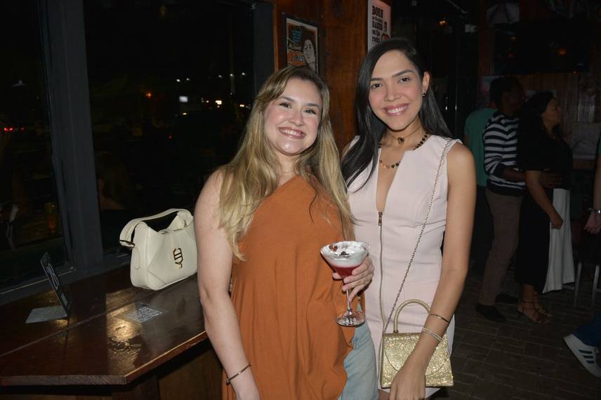 Noite de Rock agita clientes com sucessos no Locomotiva Irish Pub, em Teresina Noite de Rock agita clientes com sucessos no Locomotiva Irish Pub, em Teresina