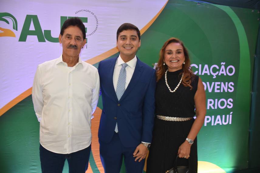 Nova diretoria da AJE-PI toma posse em Teresina Nova diretoria da AJE-PI toma posse em Teresina