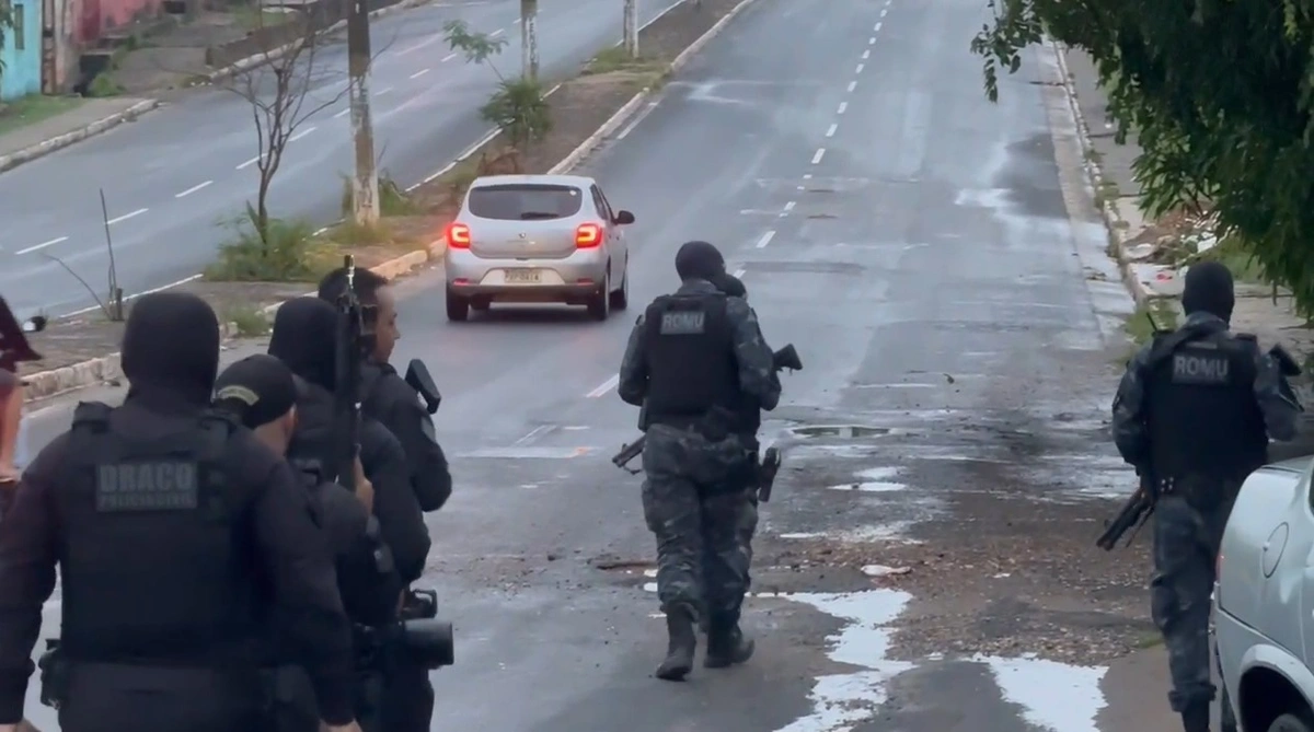 Polícia prende quatro pessoas em operação do Draco nas cidades de Teresina e Altos