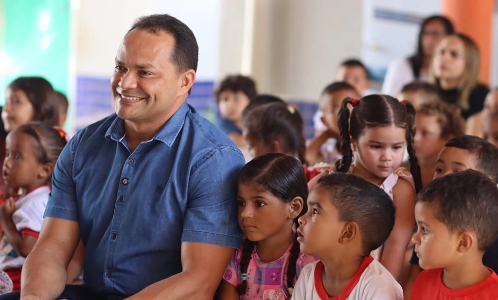 Prefeitura de José de Freitas inicia entrega de brinquedotecas e kits escolares