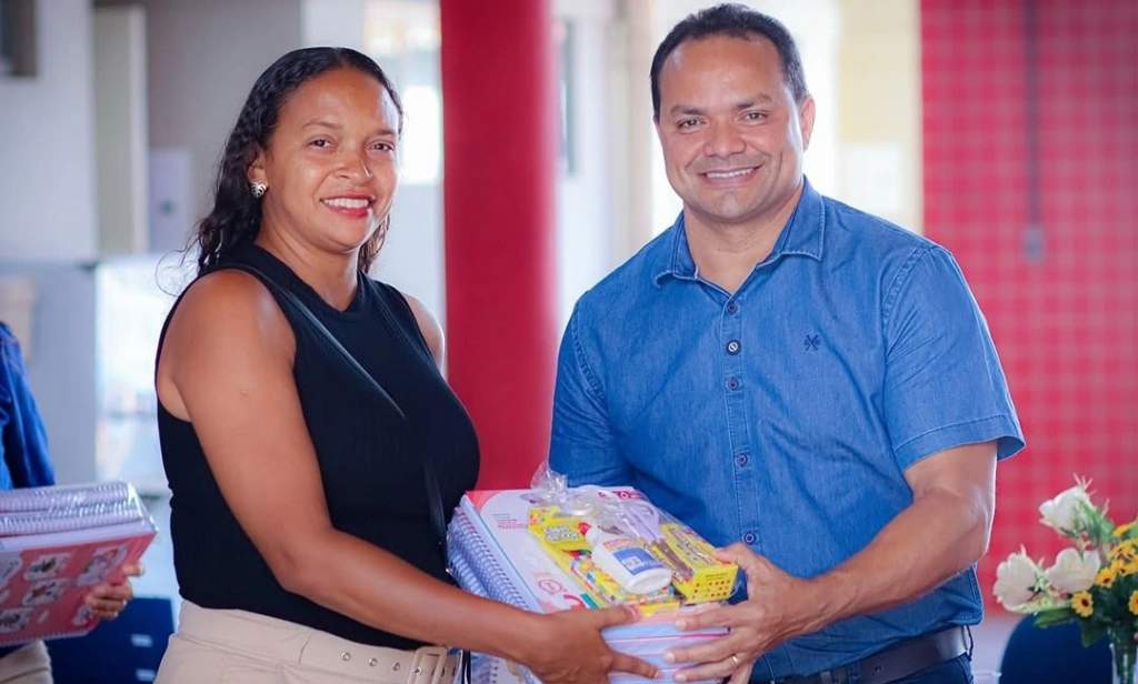 Prefeitura de José de Freitas inicia entrega de brinquedotecas e kits escolares