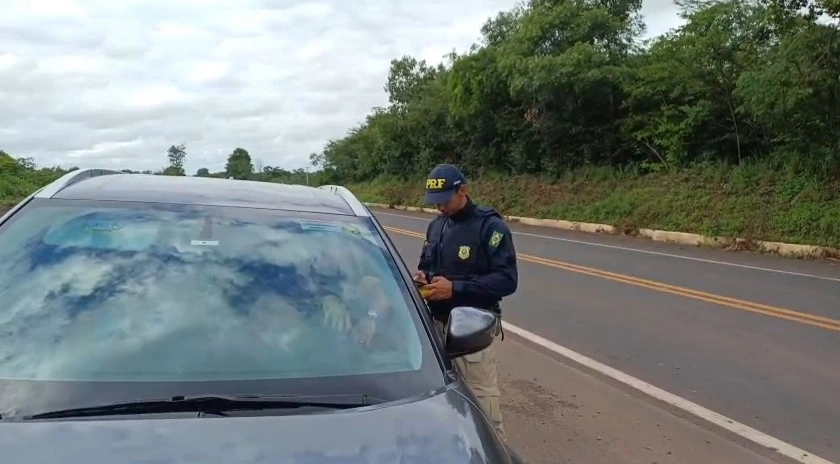 PRF intensifica fiscalização e retém 114 veículos no Carnaval 2025 no Piauí