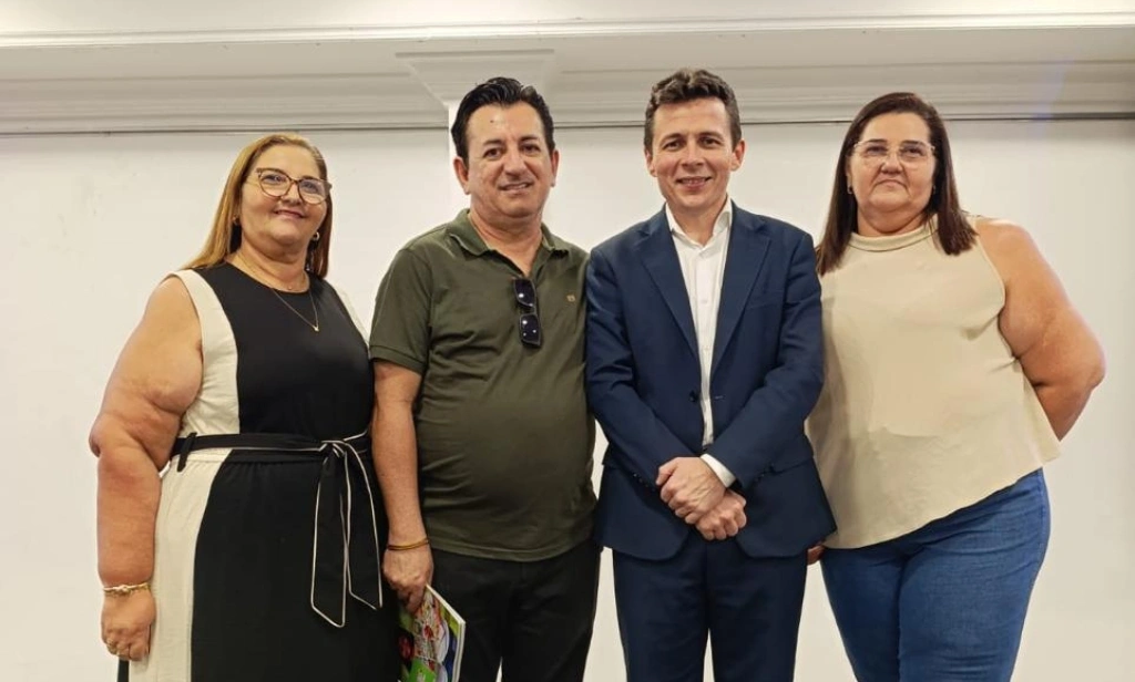 Secretário de Educação de Esperantina participa de seminário em Fortaleza