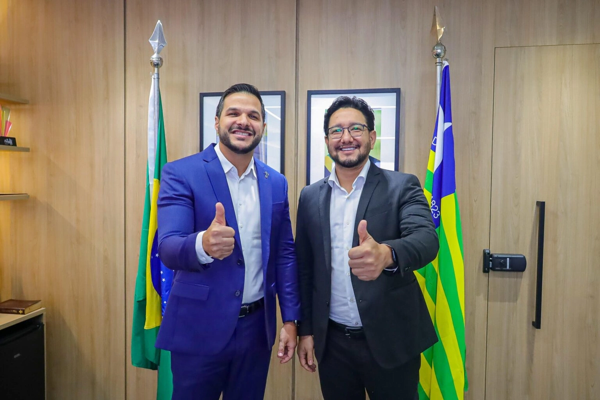 Secretário de Estado da Educação, Washington Bandeira e secretário do Turismo, José Neto Monteiro