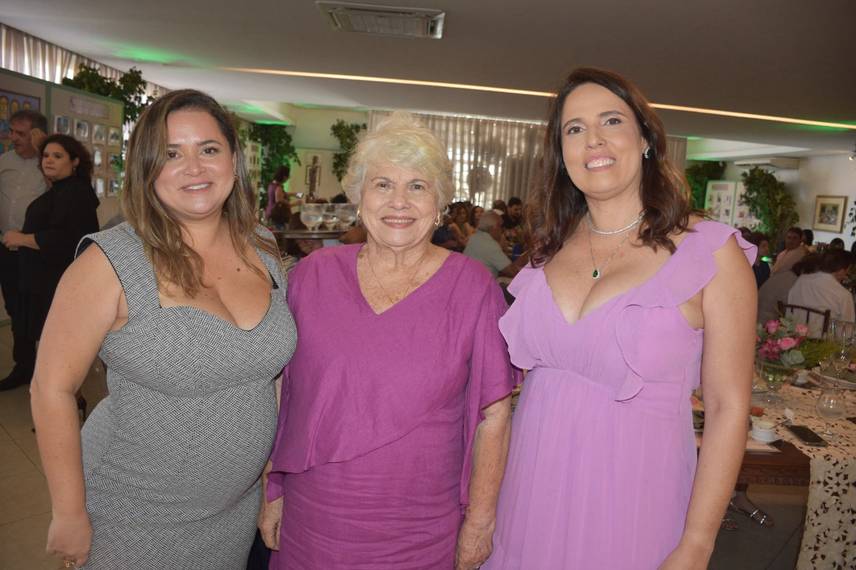 Socorro Rocha celebra 80 anos com almoço entre familiares e amigos em Teresina Socorro Rocha celebra 80 anos com almoço entre familiares e amigos em Teresina