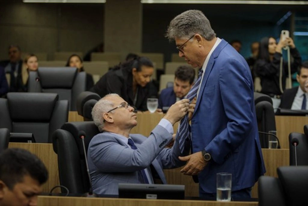 Tiago Vasconcelos cobra soluções para crise hídrica em Pedro II e Piripiri
