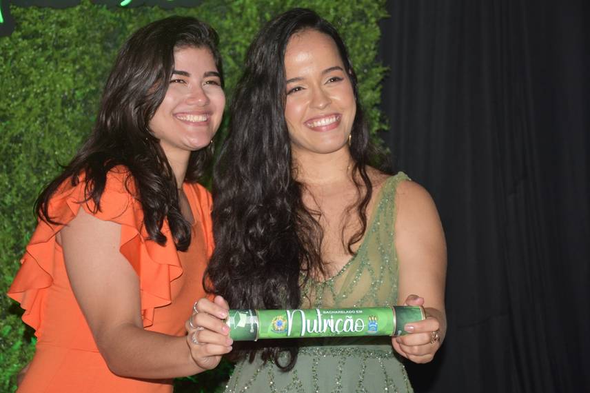 UFPI realiza colação de grau e entrega canudos a profissionais da área da saúde UFPI realiza colação de grau e entrega canudos a profissionais da área da saúde