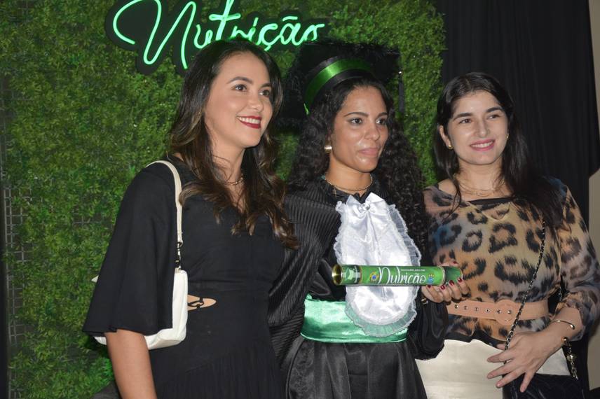 UFPI realiza colação de grau e entrega canudos a profissionais da área da saúde UFPI realiza colação de grau e entrega canudos a profissionais da área da saúde