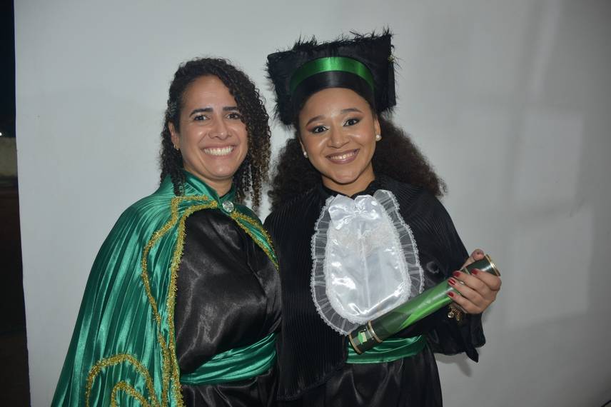 UFPI realiza colação de grau e entrega canudos a profissionais da área da saúde UFPI realiza colação de grau e entrega canudos a profissionais da área da saúde