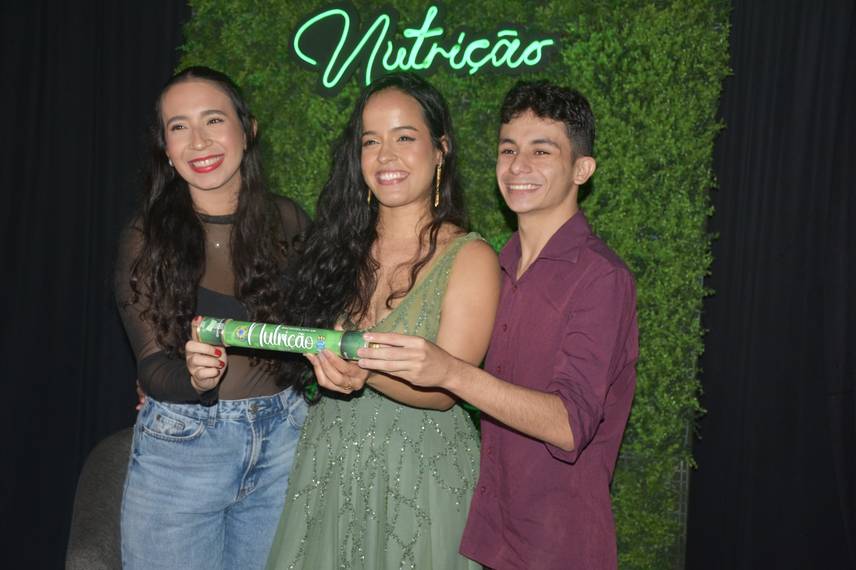 UFPI realiza colação de grau e entrega canudos a profissionais da área da saúde UFPI realiza colação de grau e entrega canudos a profissionais da área da saúde