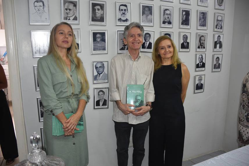 Academia Piauiense de Letras lança obra do Concurso Literário A. Tito Filho Academia Piauiense de Letras lança obra do Concurso Literário A. Tito Filho